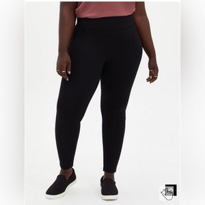 NWT Torrid Pixie Skinny Studio Luxe Ponte High-Rise Fleece Lined Pant 3R